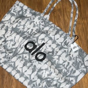 Alo tie dye tote